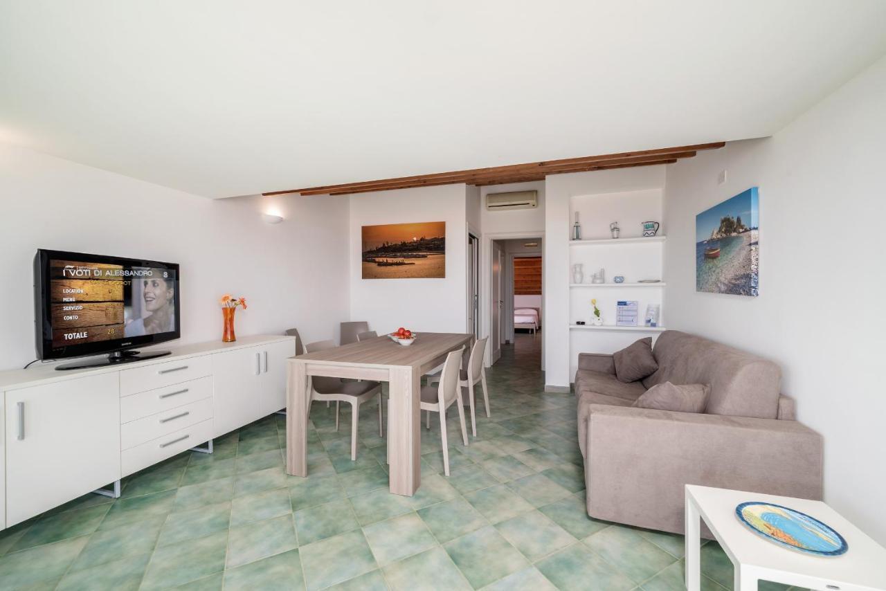 Archimede, Appartamento Con Vista In Centro A Marina Di Ragusa Kültér fotó