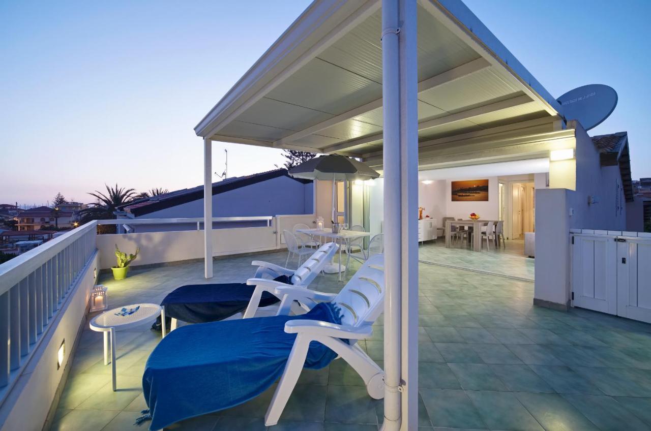 Archimede, Appartamento Con Vista In Centro A Marina Di Ragusa Kültér fotó