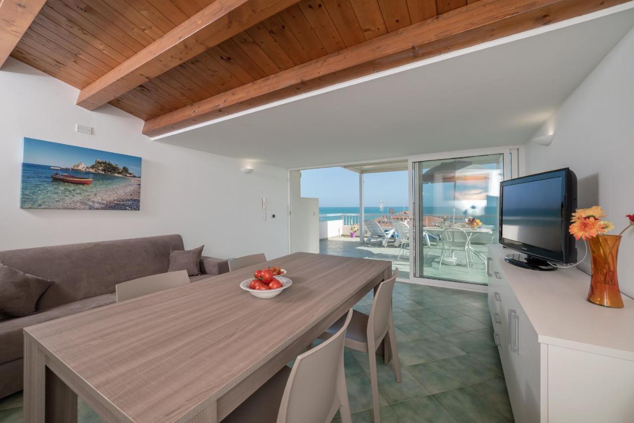 Archimede, Appartamento Con Vista In Centro A Marina Di Ragusa Kültér fotó