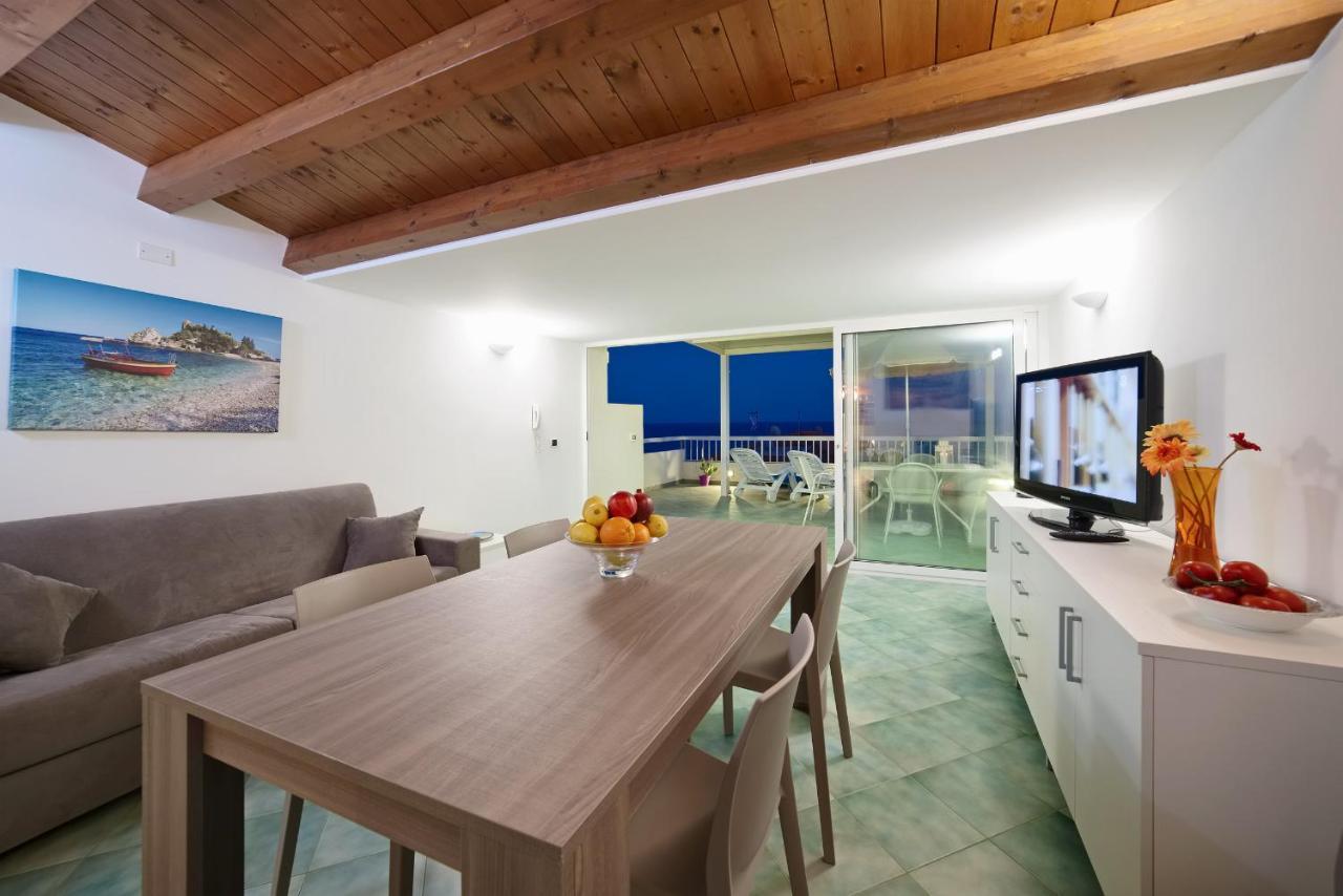 Archimede, Appartamento Con Vista In Centro A Marina Di Ragusa Kültér fotó