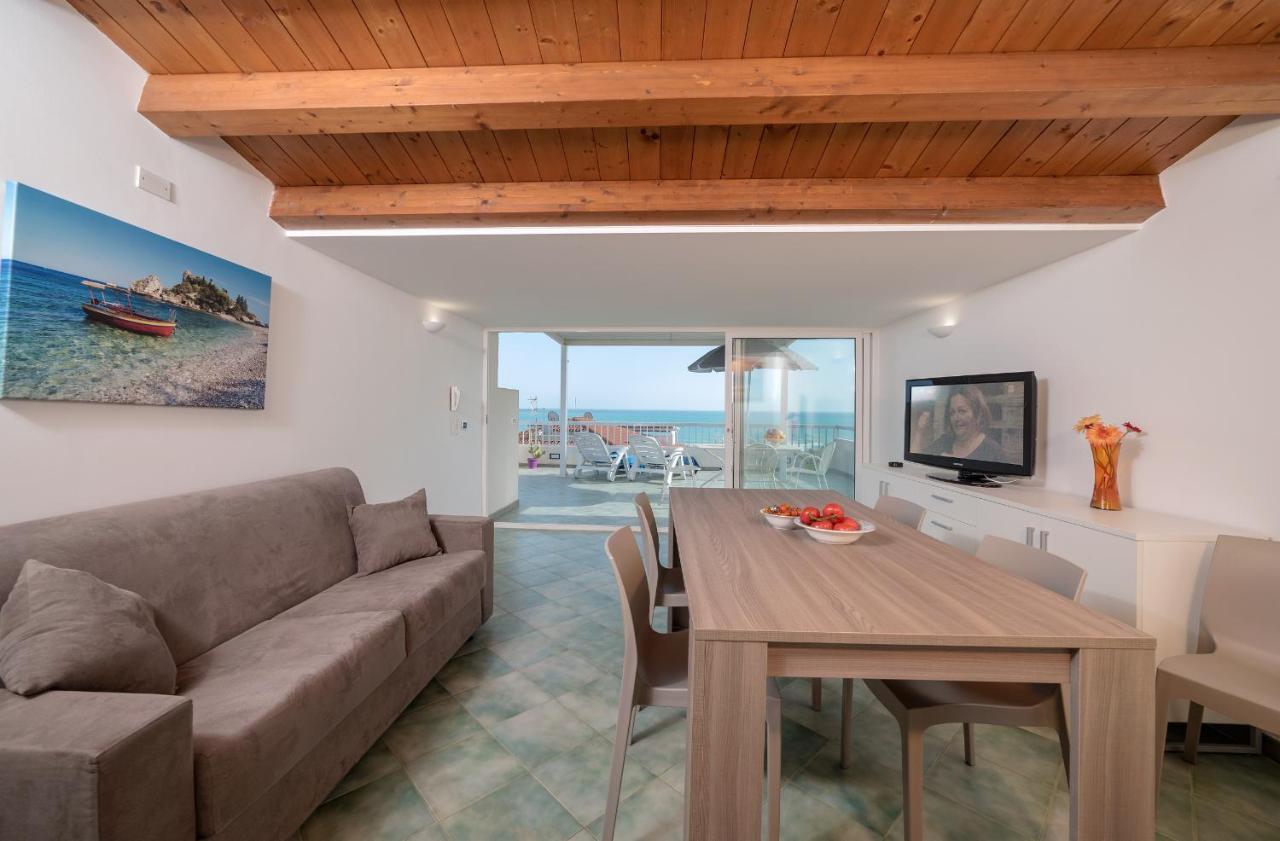 Archimede, Appartamento Con Vista In Centro A Marina Di Ragusa Kültér fotó
