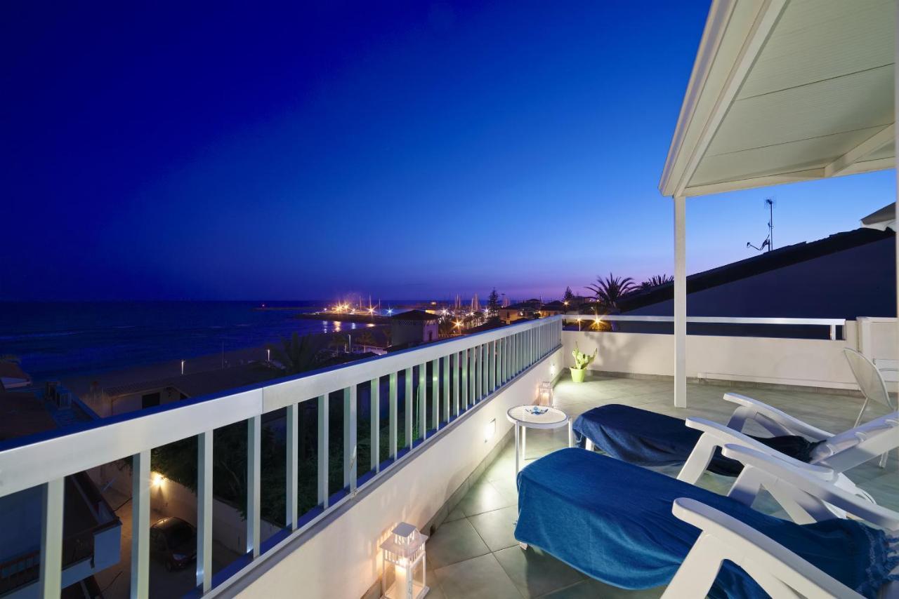 Archimede, Appartamento Con Vista In Centro A Marina Di Ragusa Kültér fotó