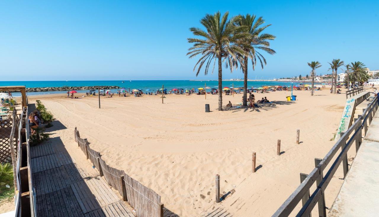 Archimede, Appartamento Con Vista In Centro A Marina Di Ragusa Kültér fotó