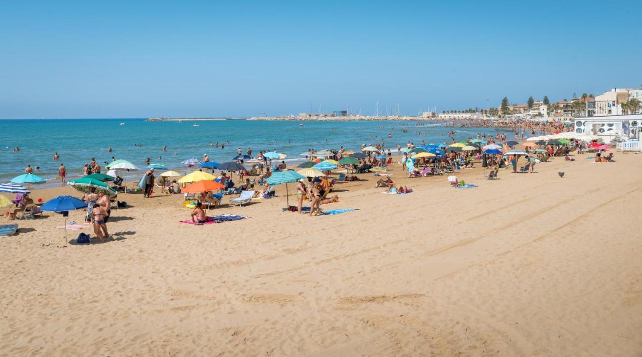 Archimede, Appartamento Con Vista In Centro A Marina Di Ragusa Kültér fotó