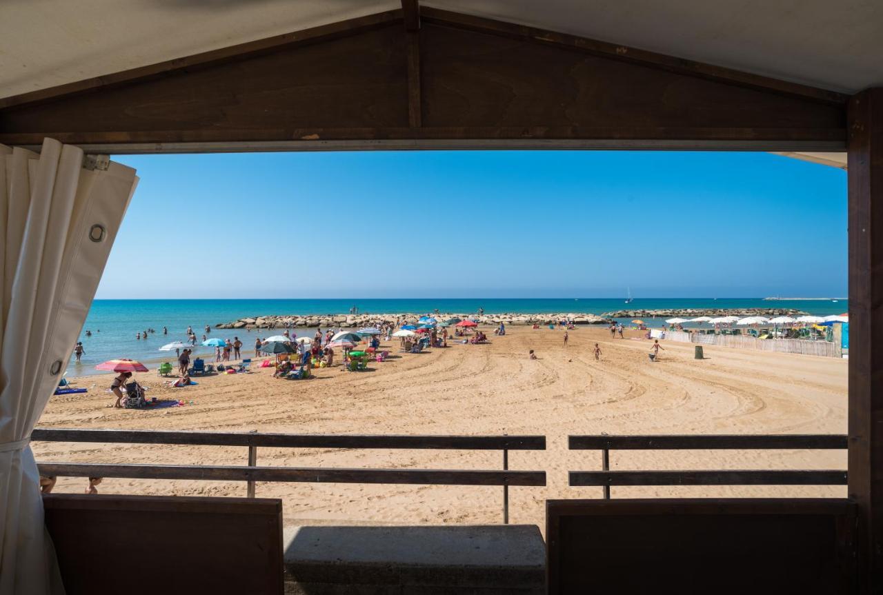 Archimede, Appartamento Con Vista In Centro A Marina Di Ragusa Kültér fotó